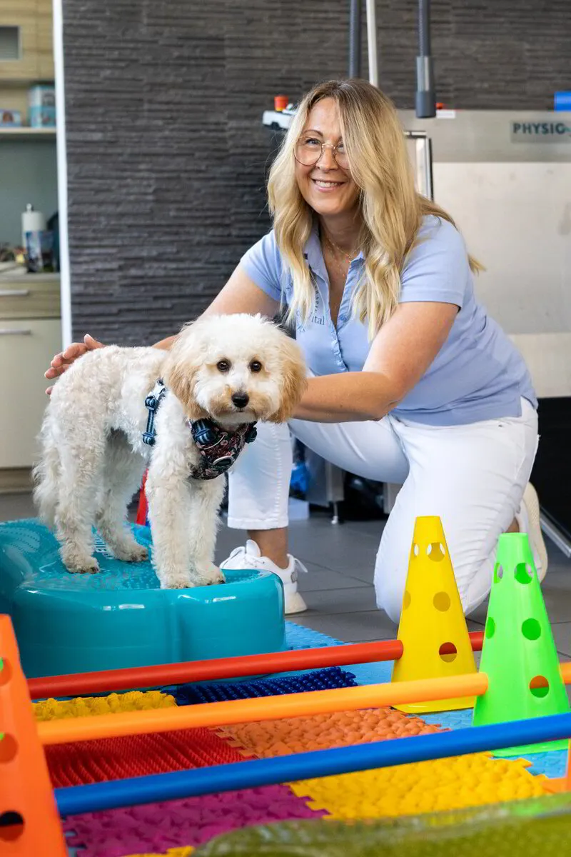 Nicole Stolte beim Training mit einem Hund