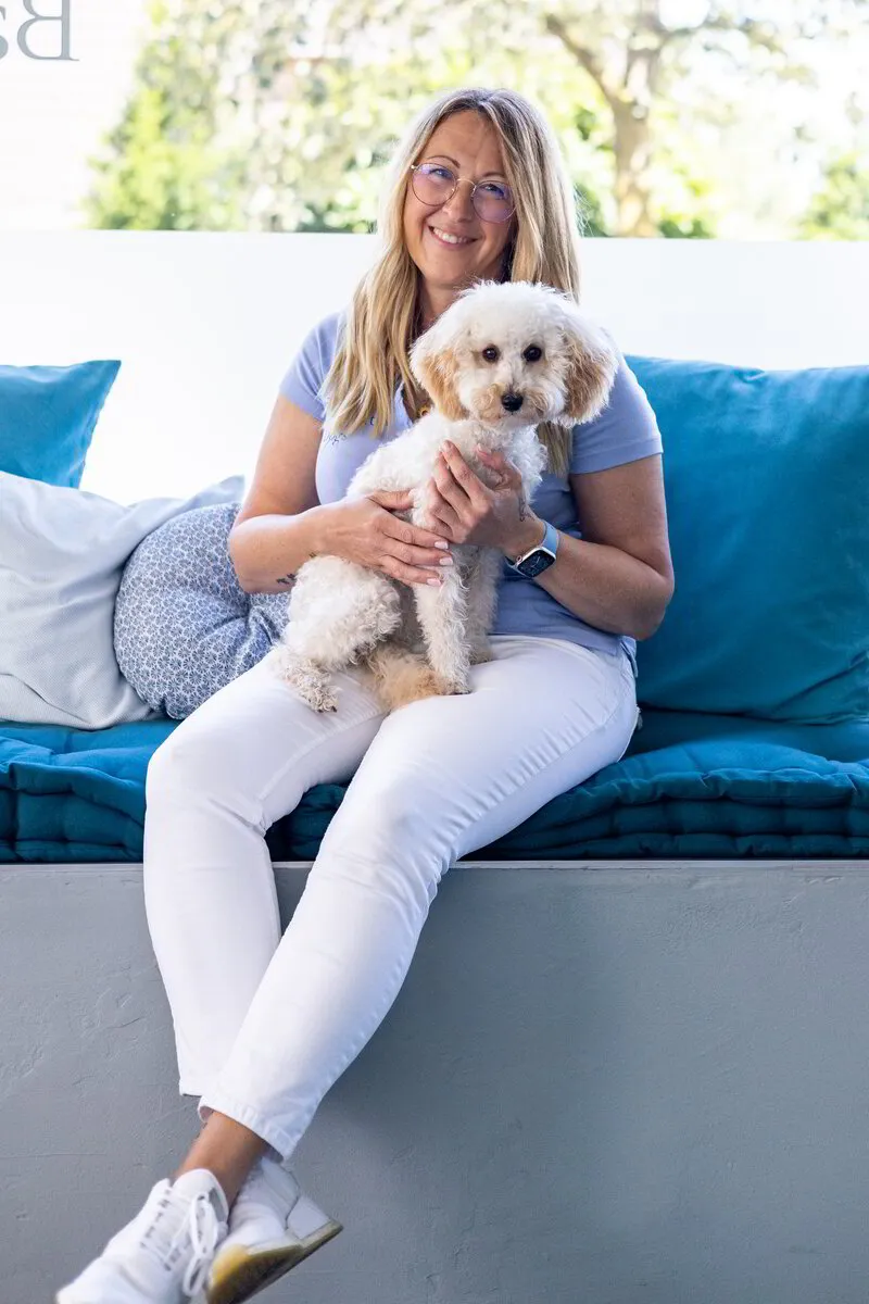 Nicole Stolte mit ihrem Hund
